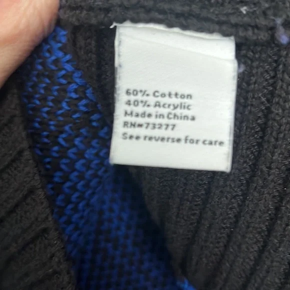 Nine West cobalt and black houndstooth sweater.  Medium - Picture 4 of 7